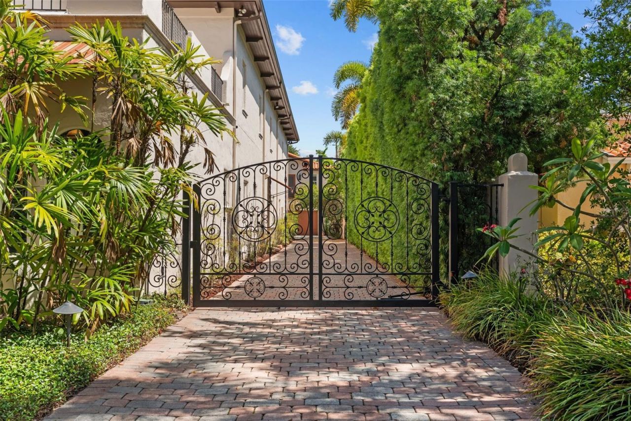 4803 W Woodmere Road, Tampa, FL 33609 Photo