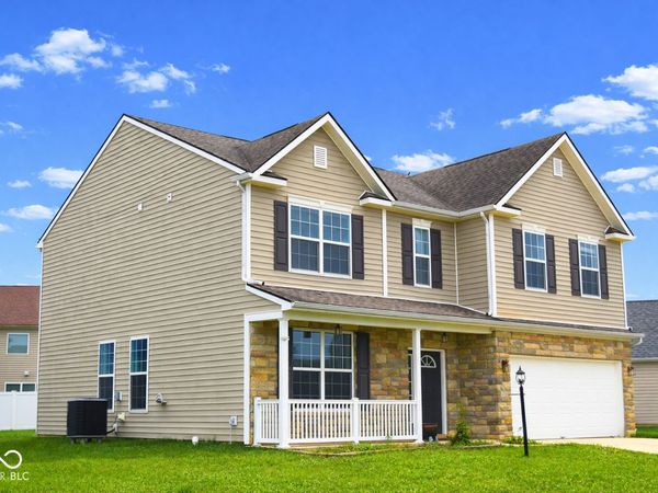 3325 Lake Stream Drive, Columbus, IN 47201