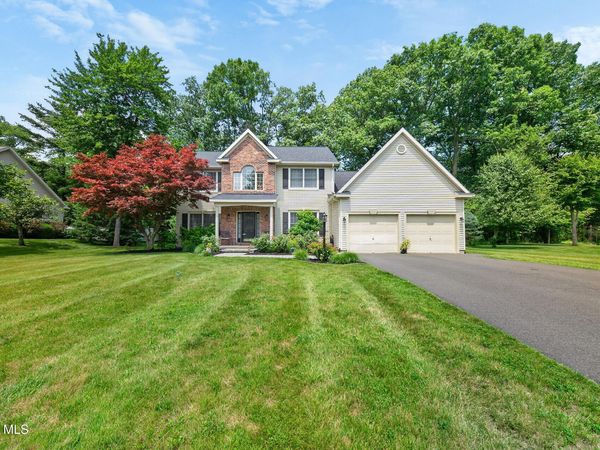 26 Hedgerose Lane, Delmar, NY 12054