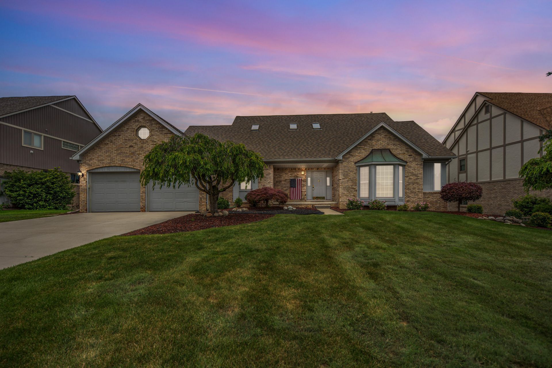 37120 Turnburry Drive, Livonia, MI 48152 Main Photo