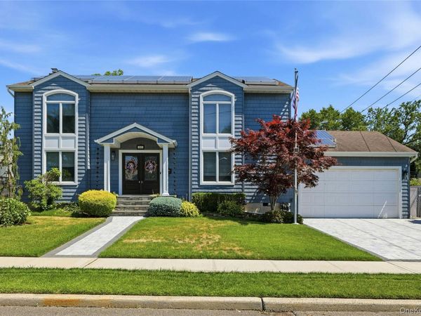 852 Jackson Avenue , Franklin Square, NY 11010