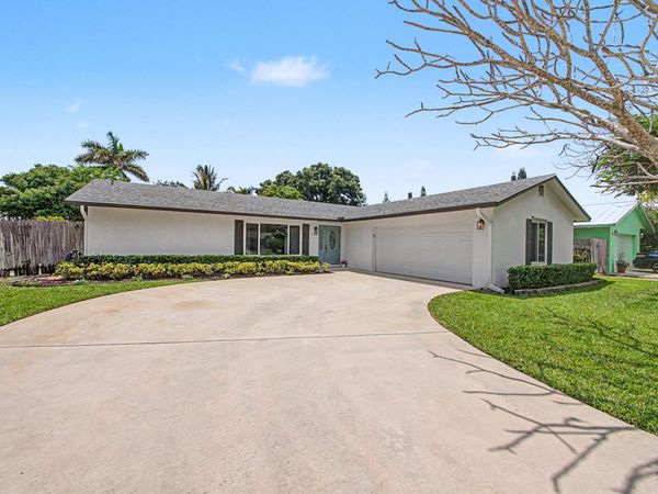 126 Chapel Lane, Tequesta, FL 33469