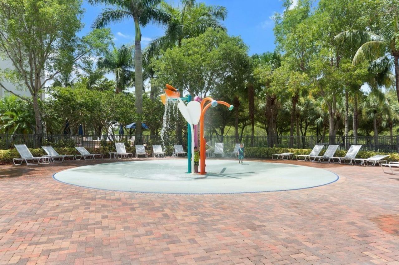 9855 Woolworth Court Court, Wellington, FL 33414 Photo