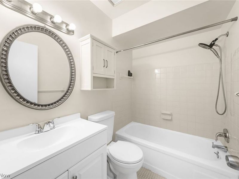 2000 King James Parkway, Unit 108, Westlake, OH 44145 Photo 17