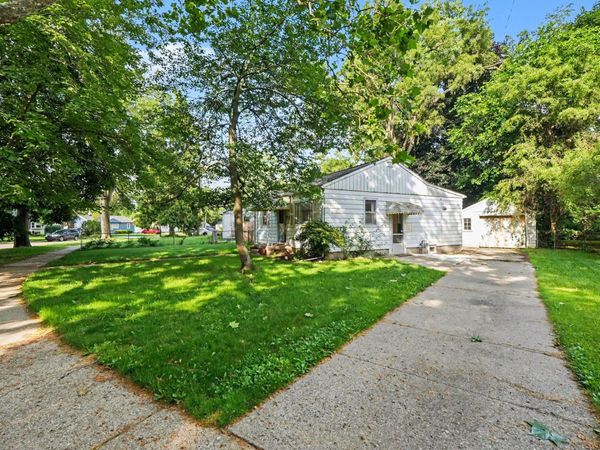 533 Hunt Place, Ypsilanti, MI 48198
