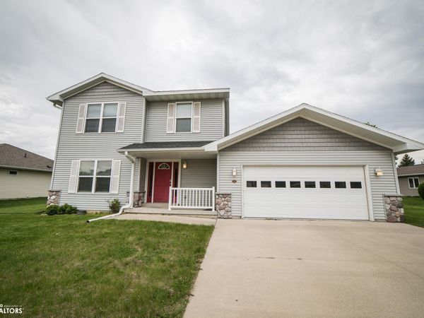 1842 S Rhode Island Court, Mason City, IA 50401