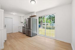 452 Madeline Drive photo 4