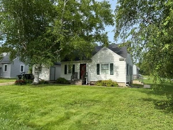 24 Lynn Road SW, Hutchinson, MN 55350