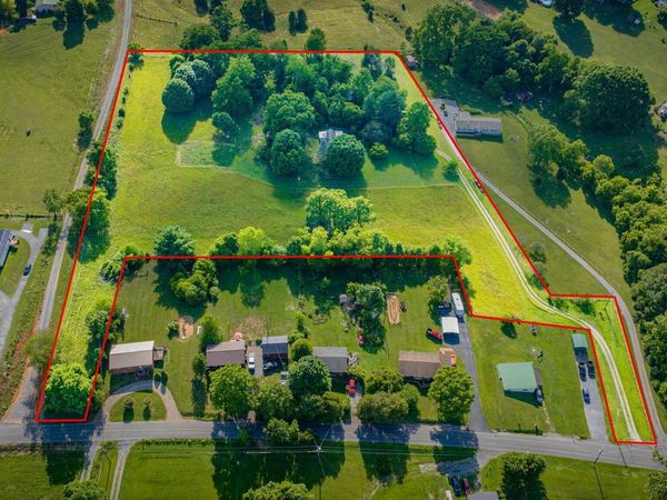 1322 Big Hollow Road, Blountville, TN 37617
