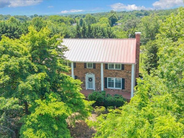 1700 Home CIR, Salem, VA 24153