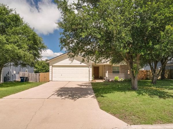 918 Estate DR, Hutto, TX 78634