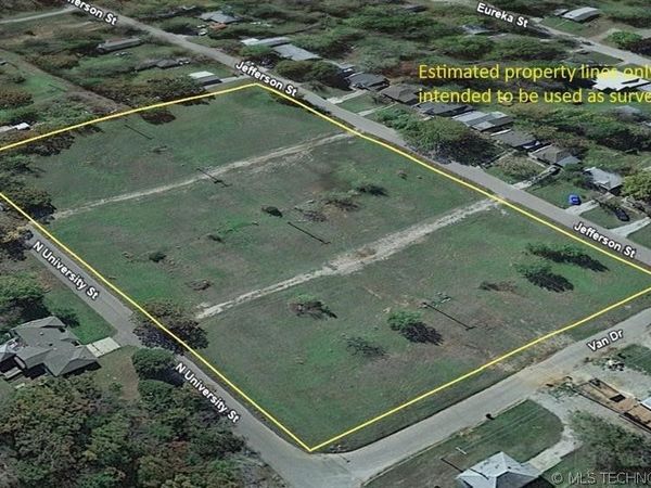 1301 N University Street , Seminole, OK 74868