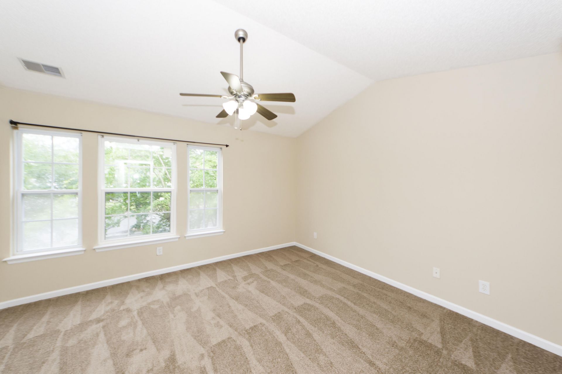 103 Leyland Court Photo 23