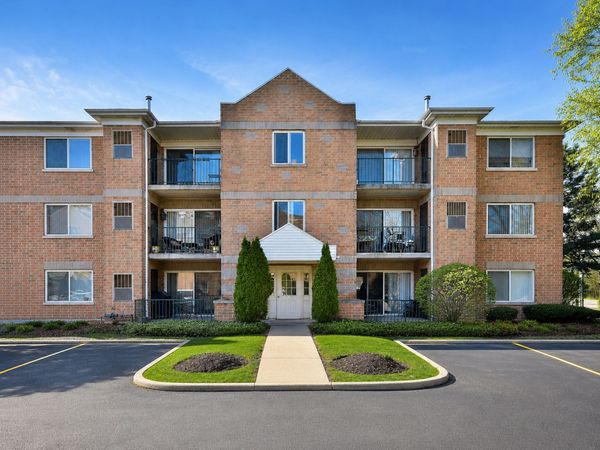 5351 N East River Road , Unit 203, Chicago, IL 60656