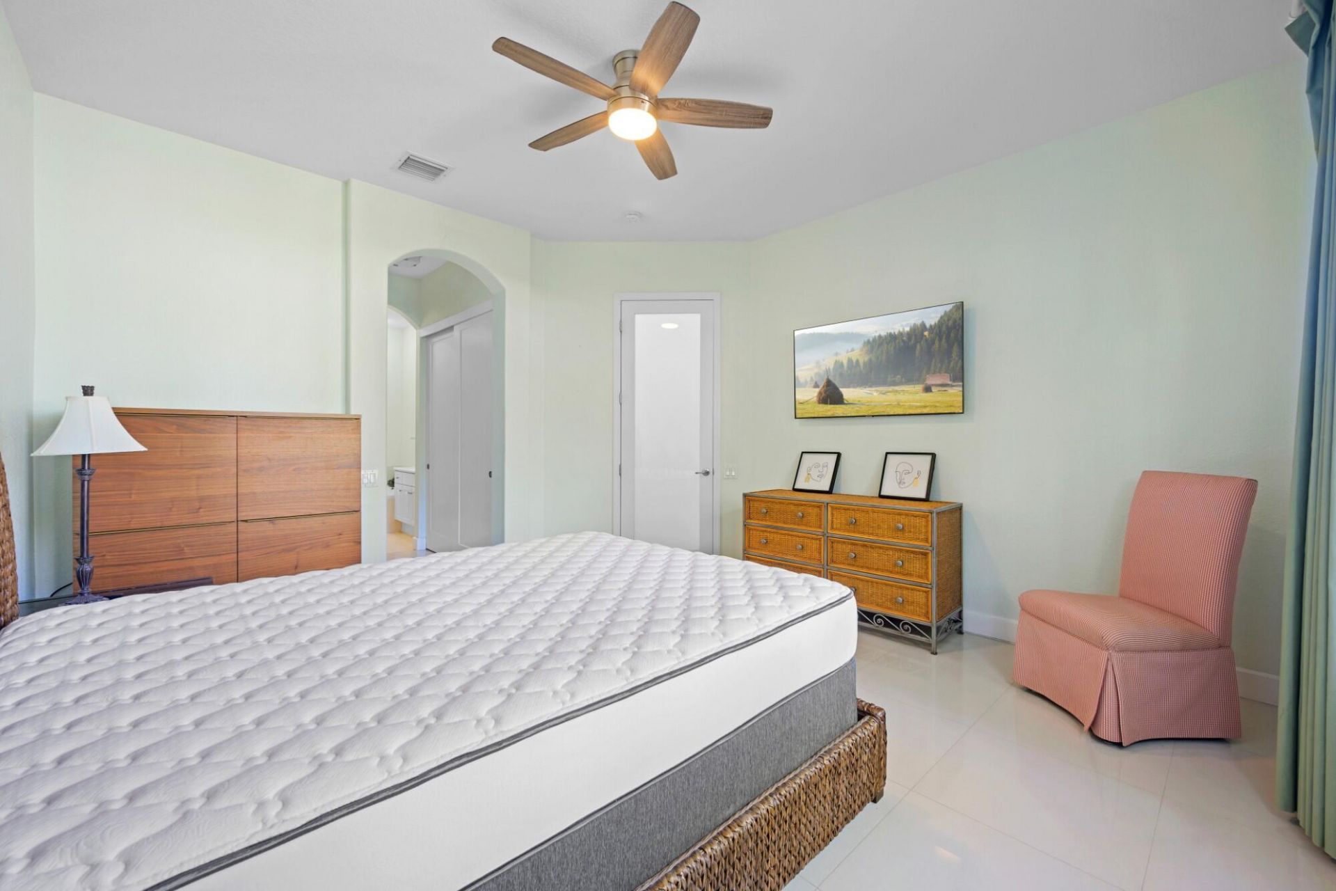 1384 Harbor View W, Hollywood, FL 33019 Photo
