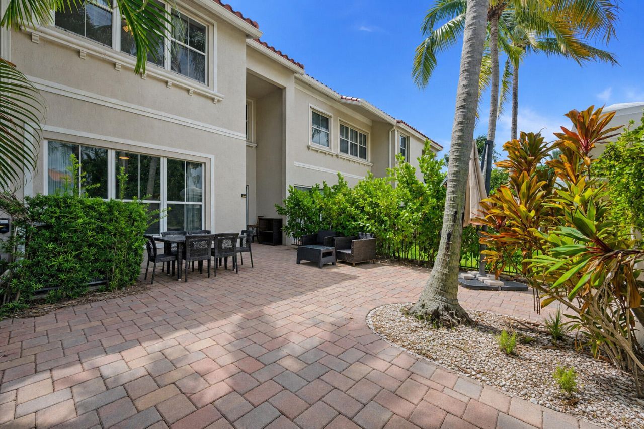 1384 Harbor View W, Hollywood, FL 33019 Photo