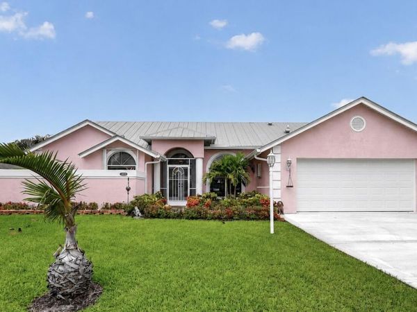 1921 NE Acapulco Drive, Jensen Beach, FL 34957