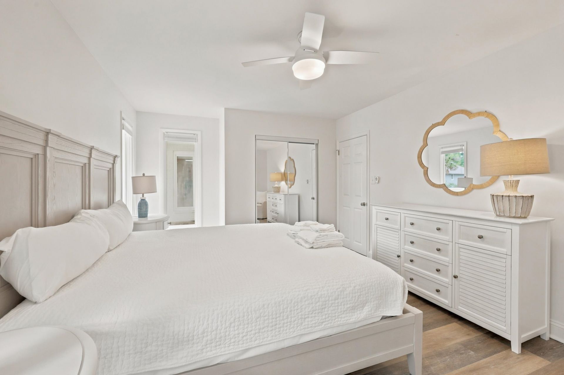 366 Lakeshore Dr. Photo 19