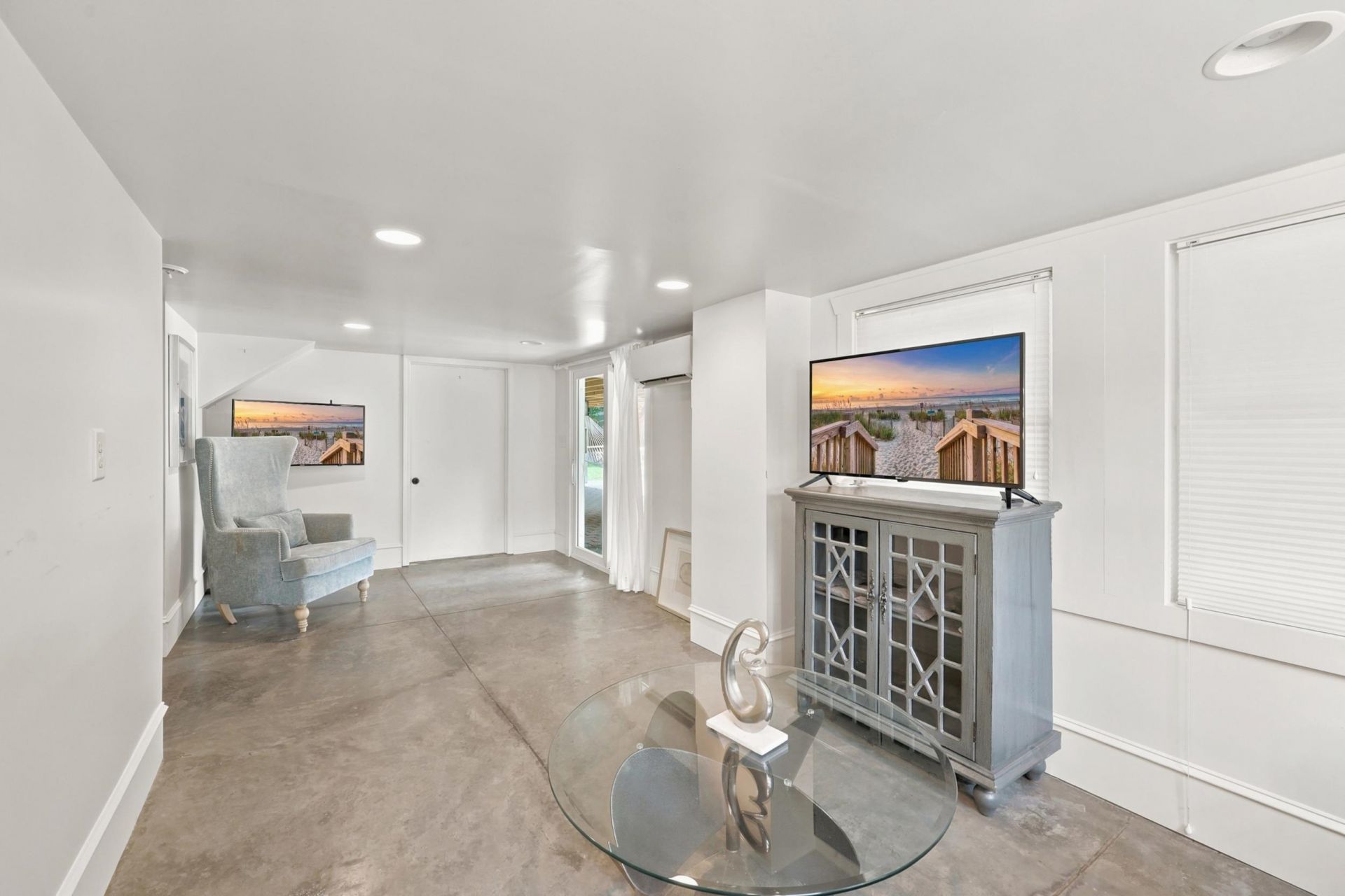 366 Lakeshore Dr. Photo 25