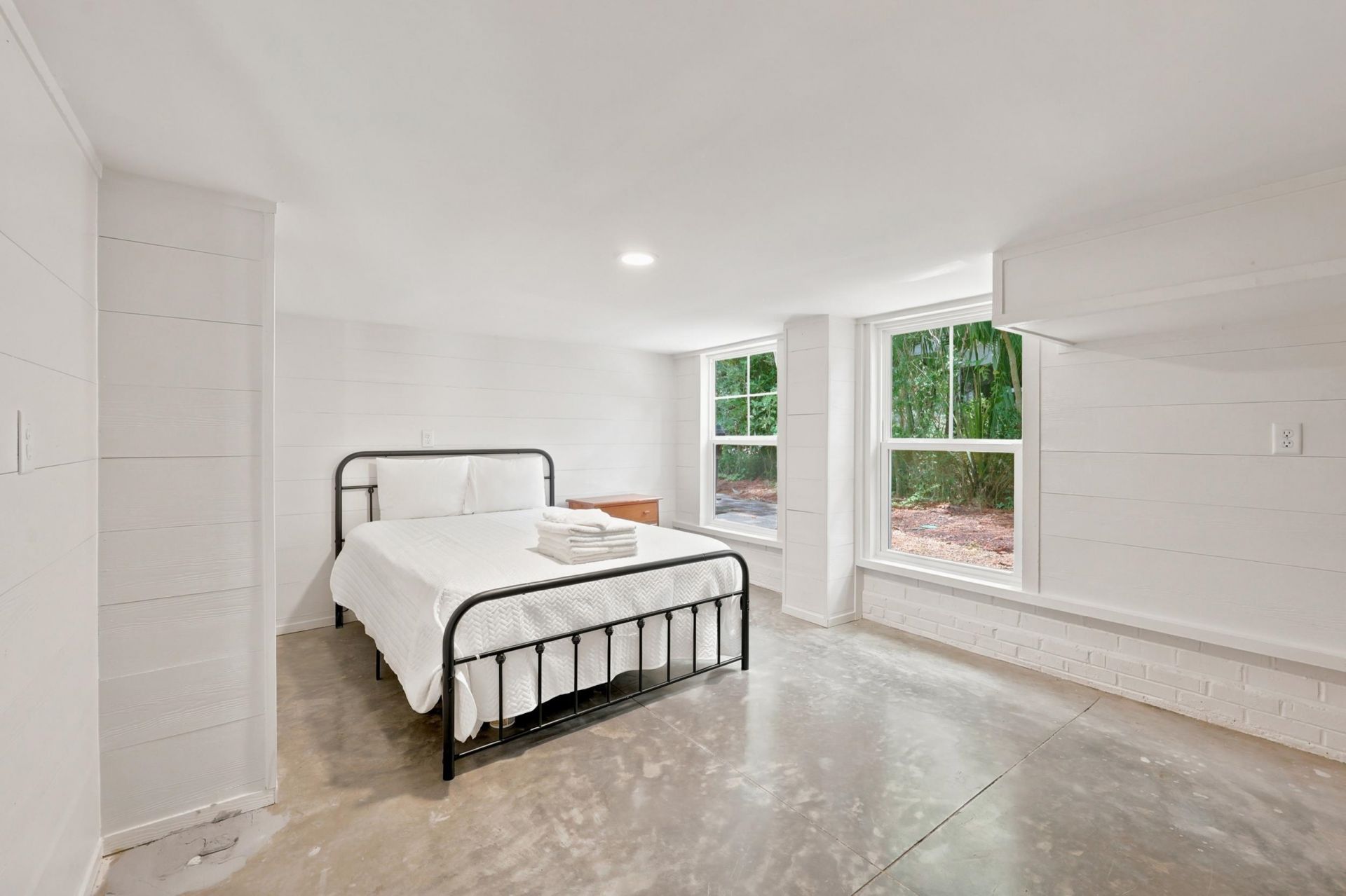 366 Lakeshore Dr. Photo 37