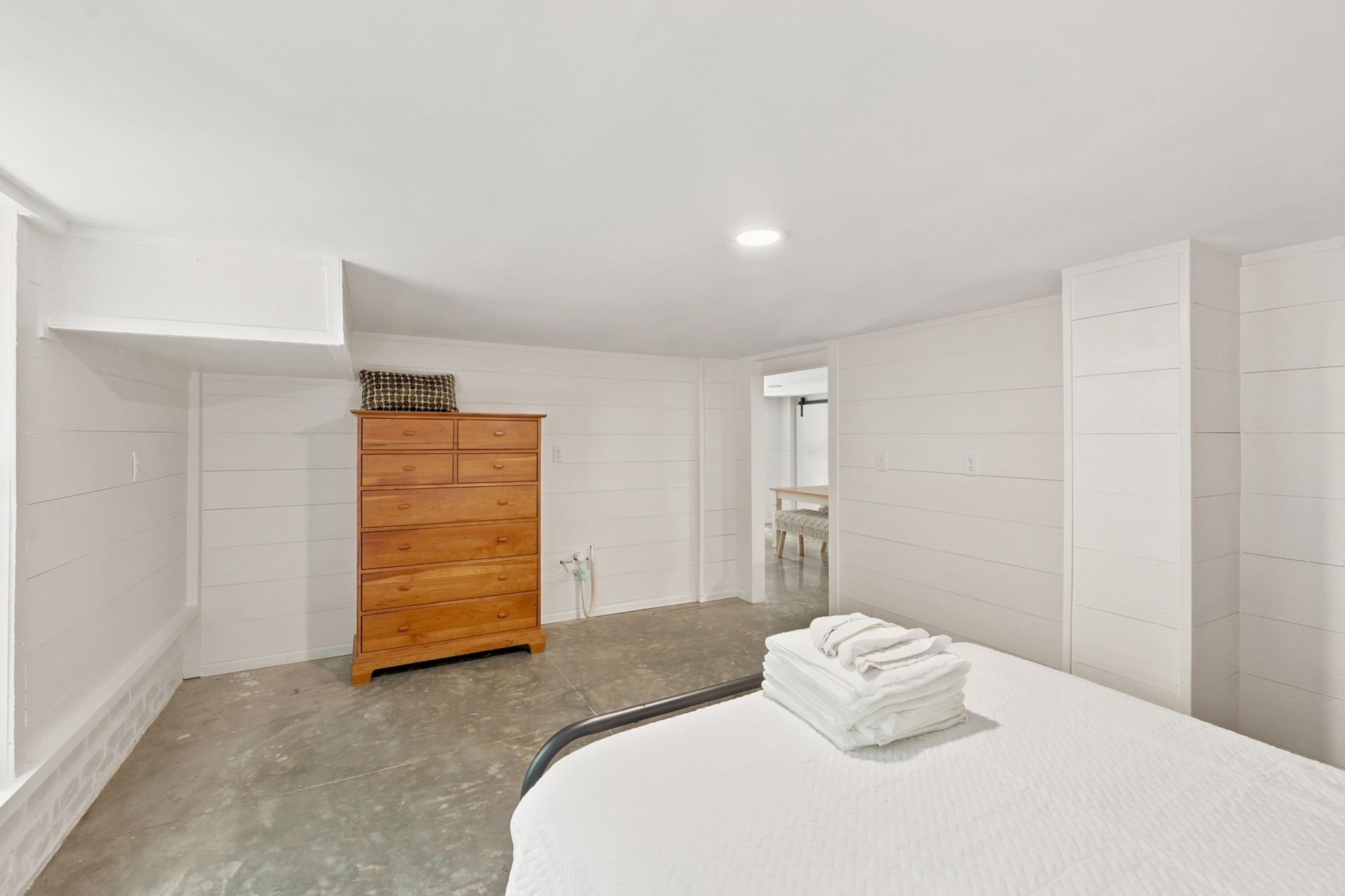 366 Lakeshore Dr. Photo 38