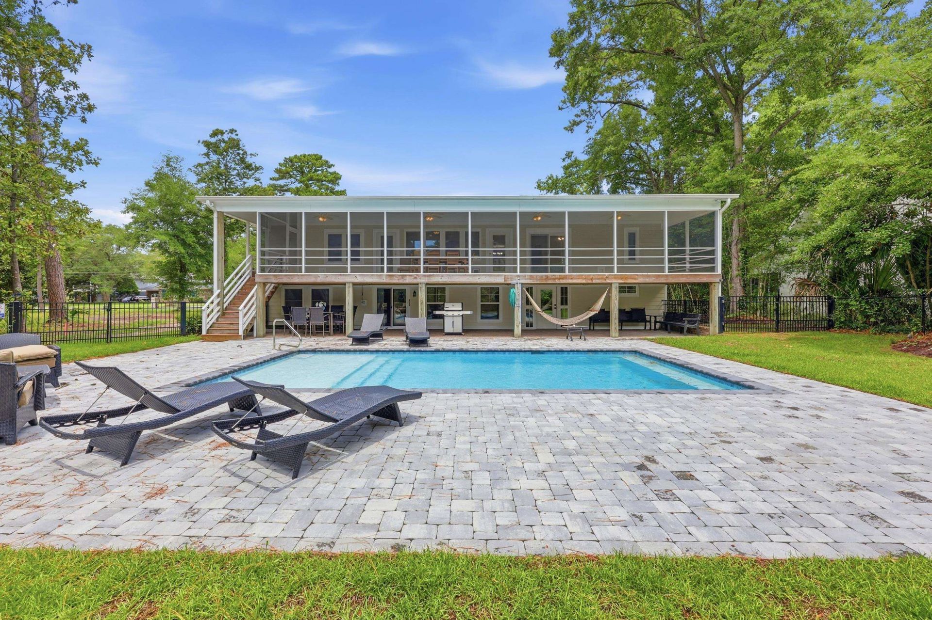 366 Lakeshore Dr. Photo 40