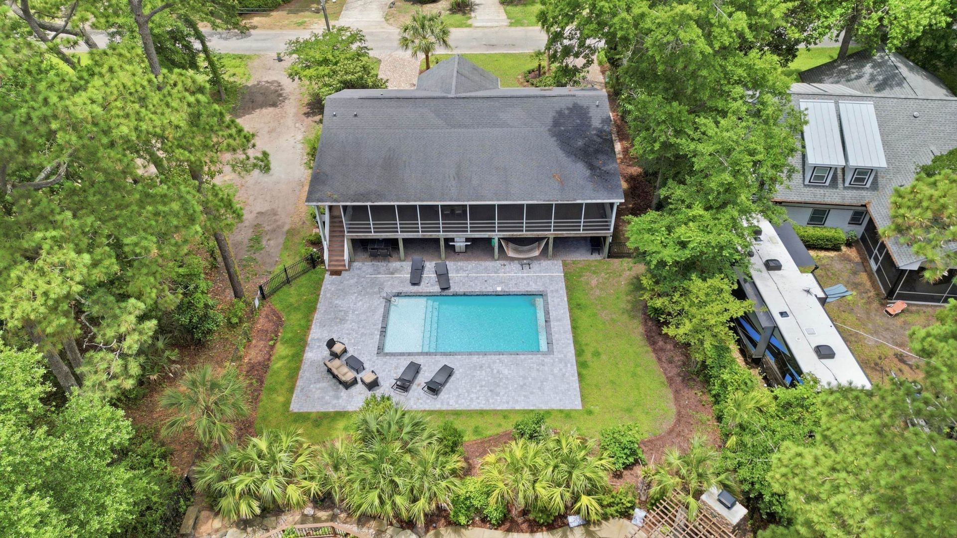 366 Lakeshore Dr. Photo 43
