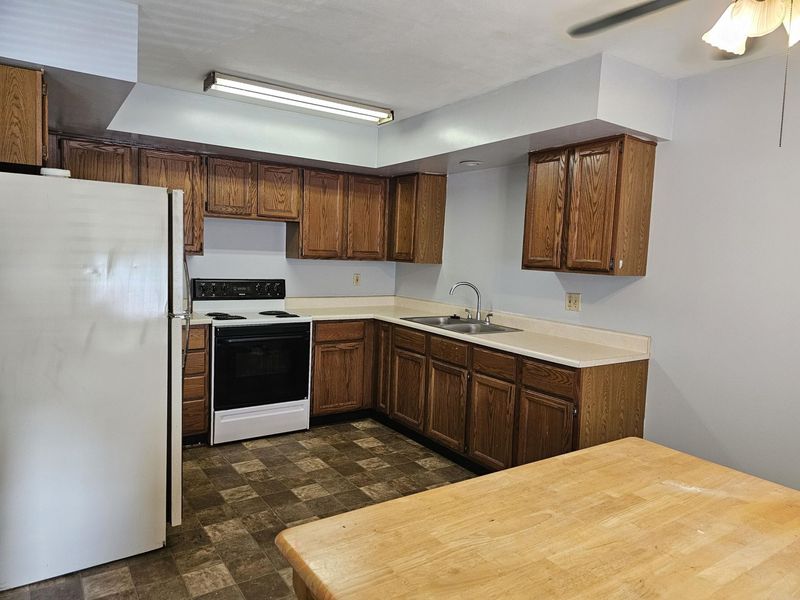 130 N High Street, Bradford, OH 45308 Photo 6