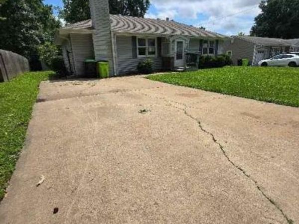 109 E Joy Street, Harrisonville, MO 64701