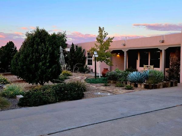 1425 Crestview Drive SW, Los Lunas, NM 87031