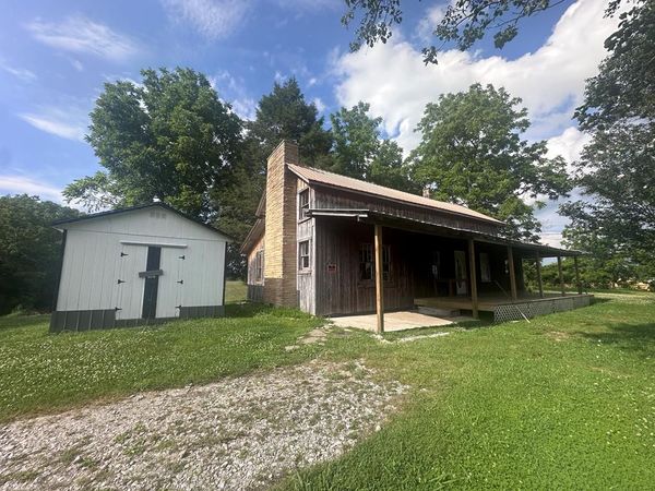 1671 Taylor Place Rd, Jamestown, TN 38556