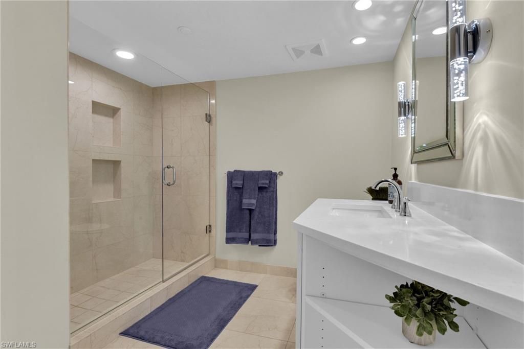 4751 Gulf Shore Blvd N, Unit 3, Naples, FL 34103 Photo