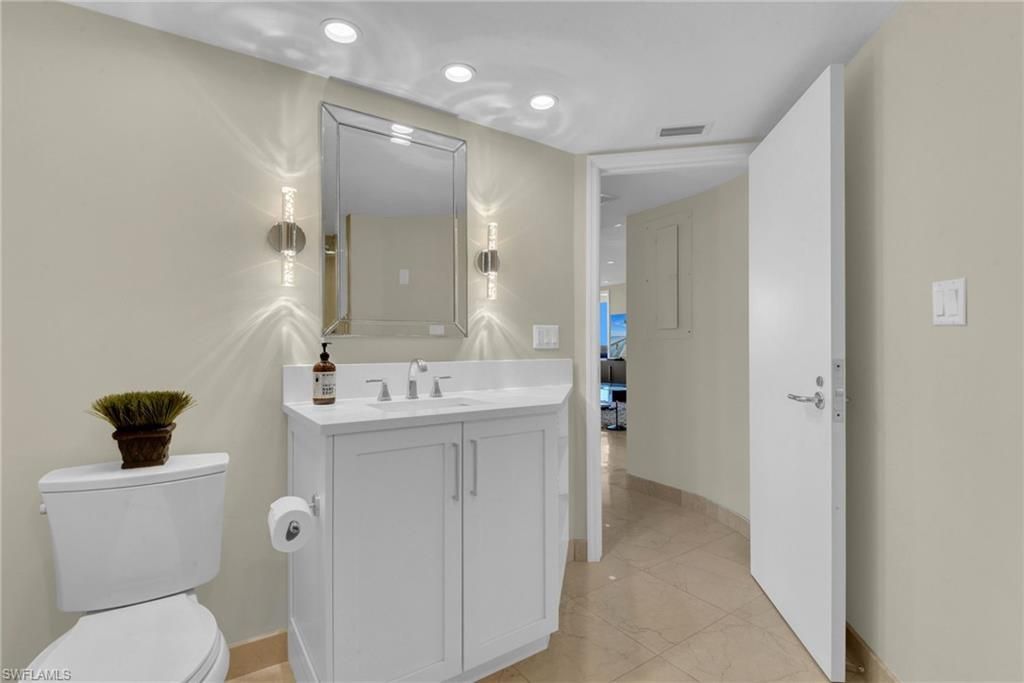 4751 Gulf Shore Blvd N, Unit 3, Naples, FL 34103 Photo