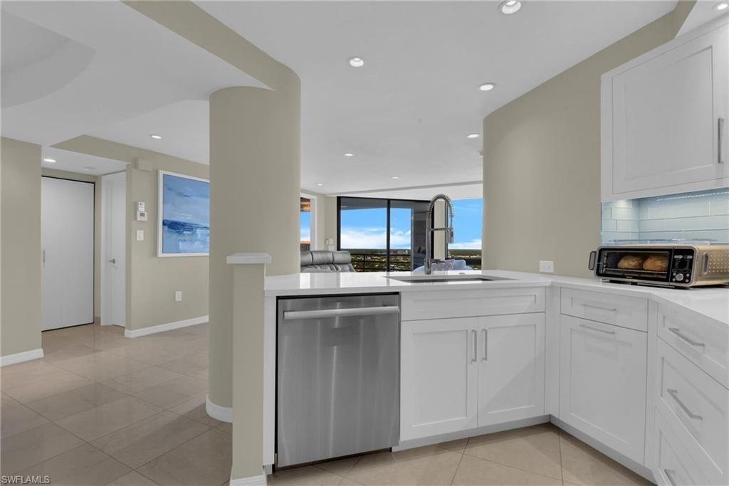 4751 Gulf Shore Blvd N, Unit 3, Naples, FL 34103 Photo