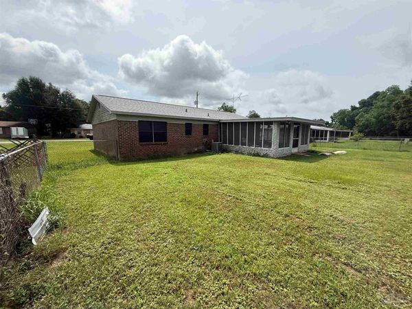 4373 Pine Villa Cir, Pace, FL 32571