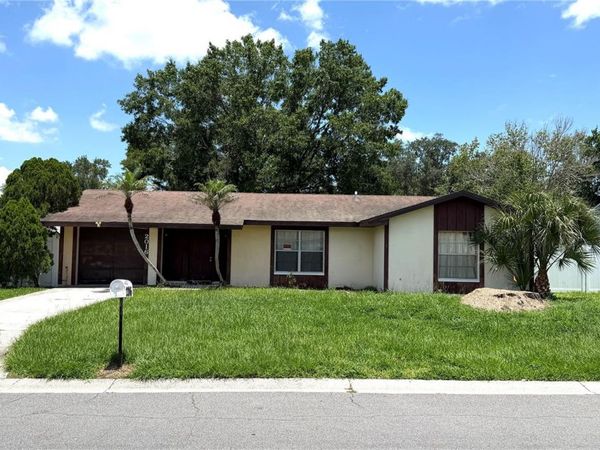 2016 WOODBRIDGE LANE , LAKELAND, FL 33813