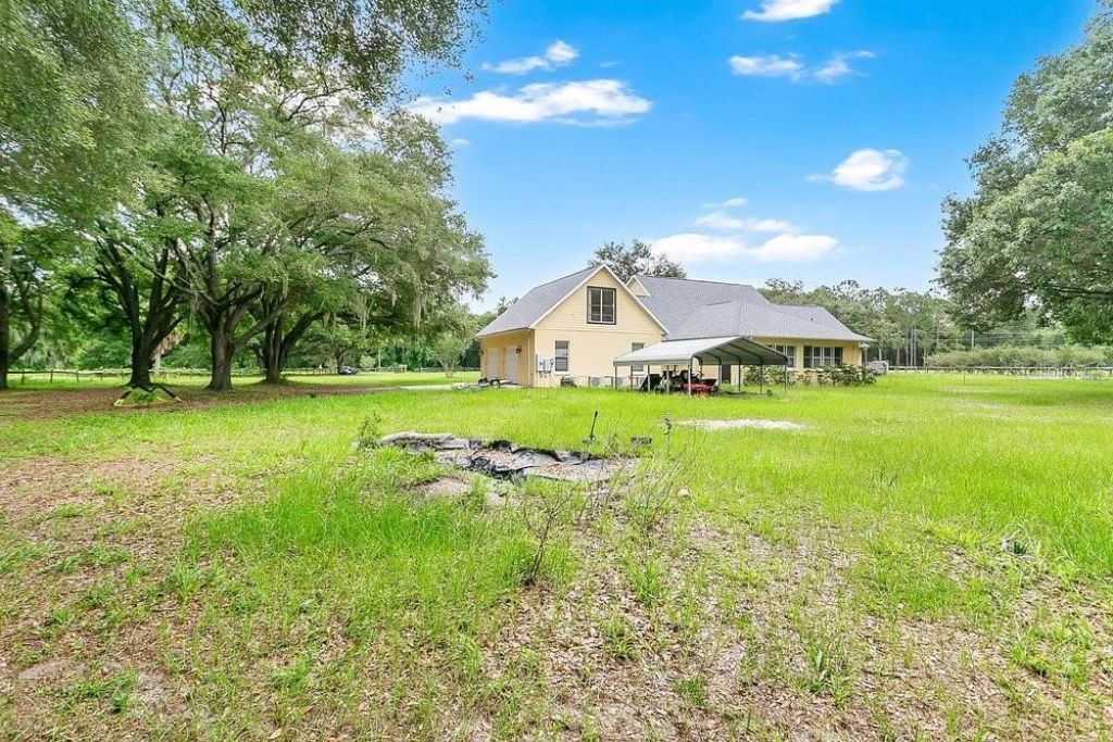 3700 SE 183rd Avenue Road , Ocklawaha, FL 32179 Photo