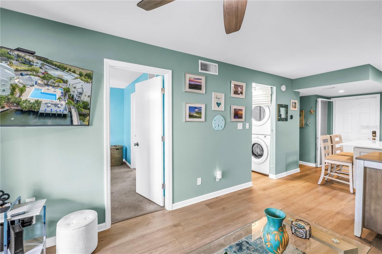 6924 Stones Throw Circle N, Unit 8103, Saint Petersburg, FL 33710 Photo