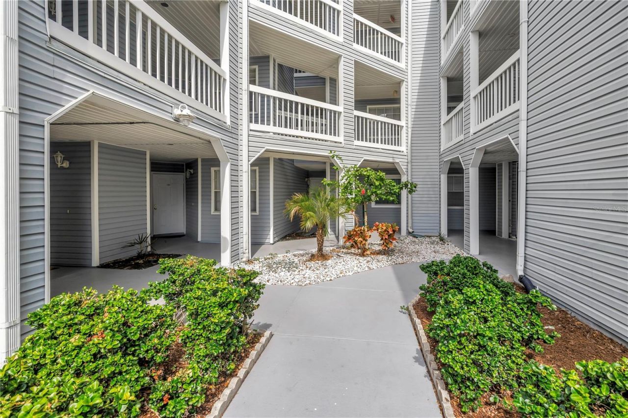 6924 Stones Throw Circle N, Unit 8103, Saint Petersburg, FL 33710 Photo