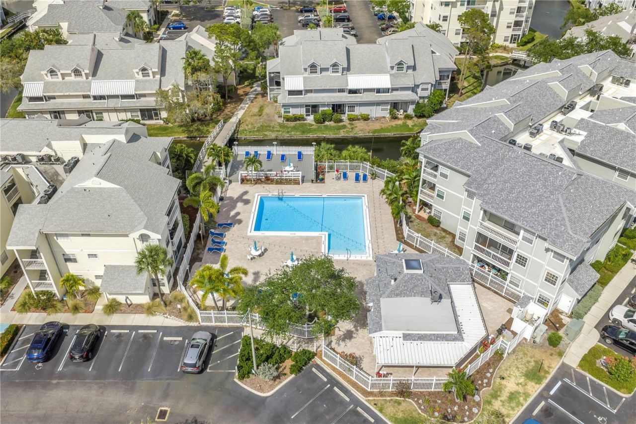 6924 Stones Throw Circle N, Unit 8103, Saint Petersburg, FL 33710 Photo