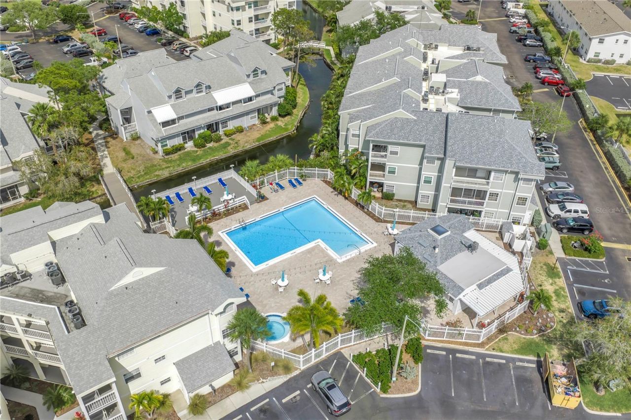 6924 Stones Throw Circle N, Unit 8103, Saint Petersburg, FL 33710 Photo