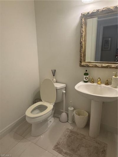 562 Laguna Royale Blvd, Unit 604, Naples, FL 34119 Photo