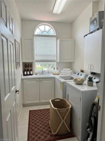 562 Laguna Royale Blvd, Unit 604, Naples, FL 34119 Photo