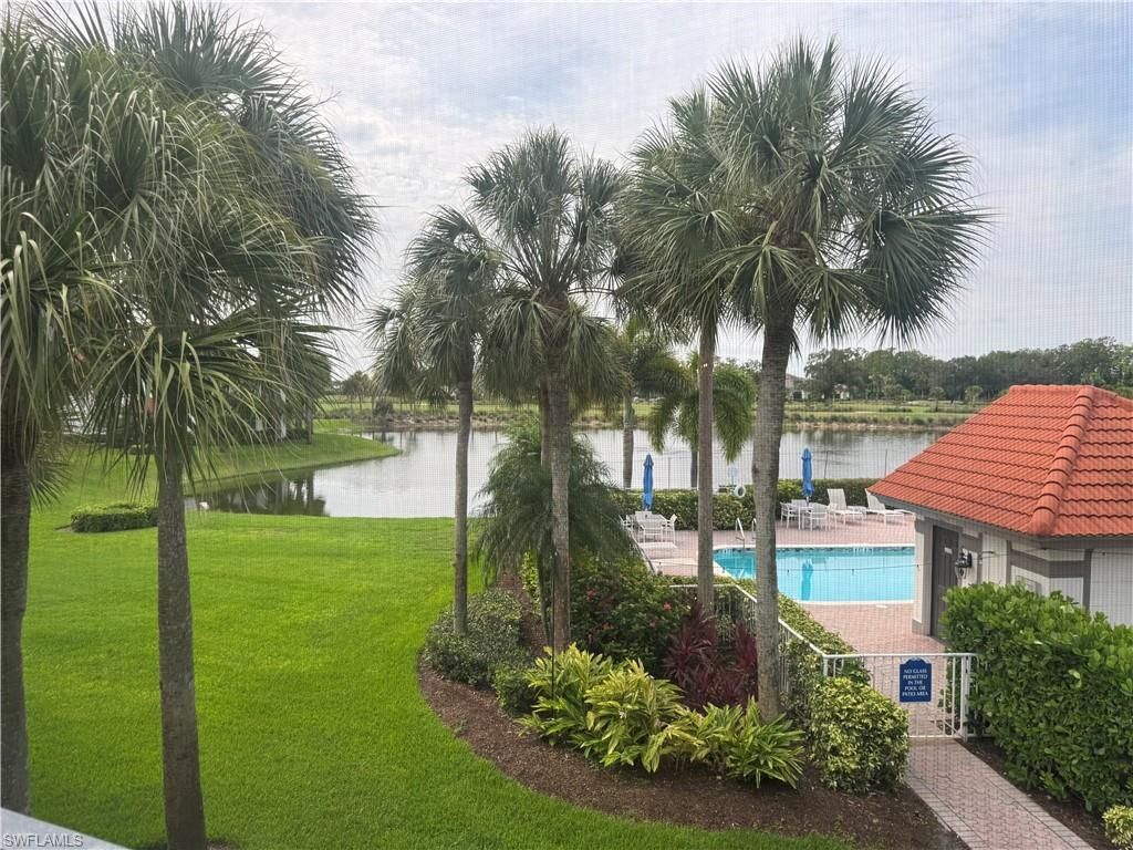 562 Laguna Royale Blvd, Unit 604, Naples, FL 34119 Photo