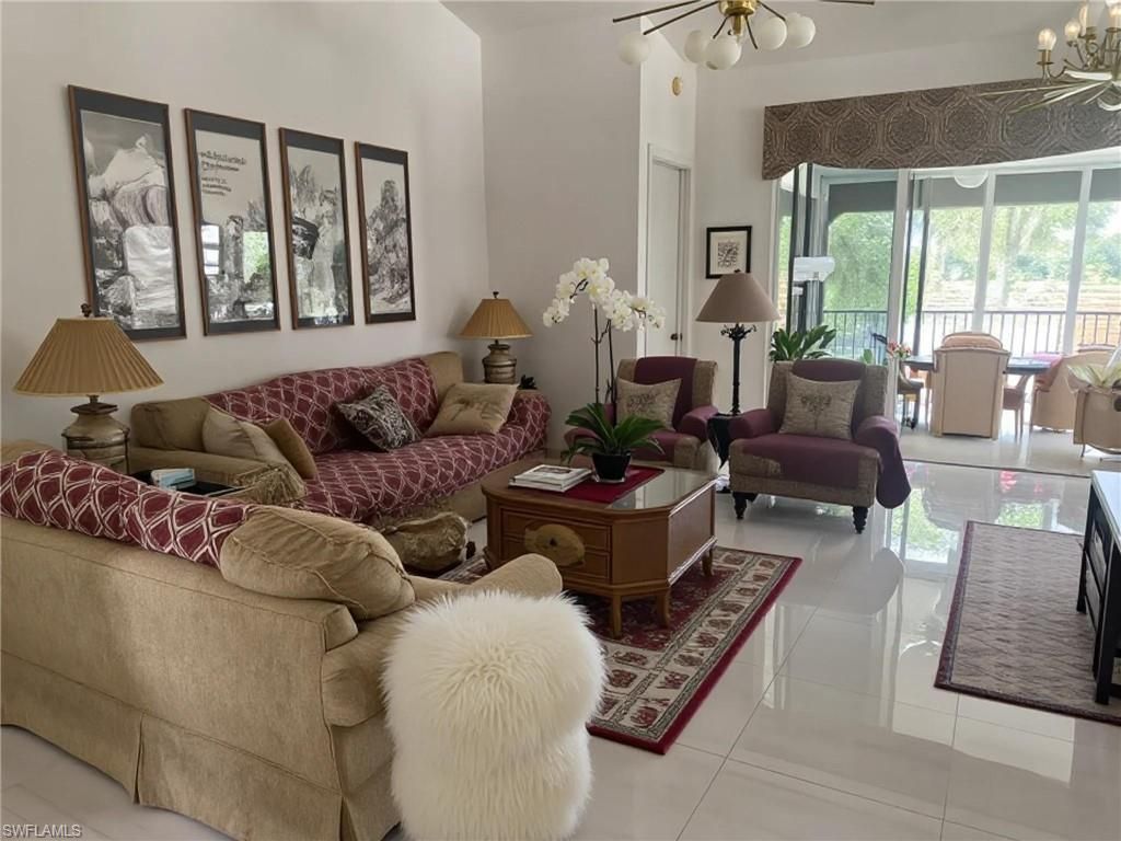 562 Laguna Royale Blvd, Unit 604, Naples, FL 34119 Photo