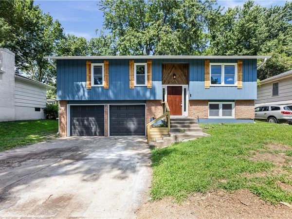 9406 Oakland Avenue, Kansas City, MO 64138