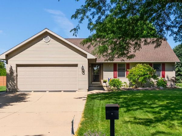 2738 Becker Drive, Peru, IL 61354