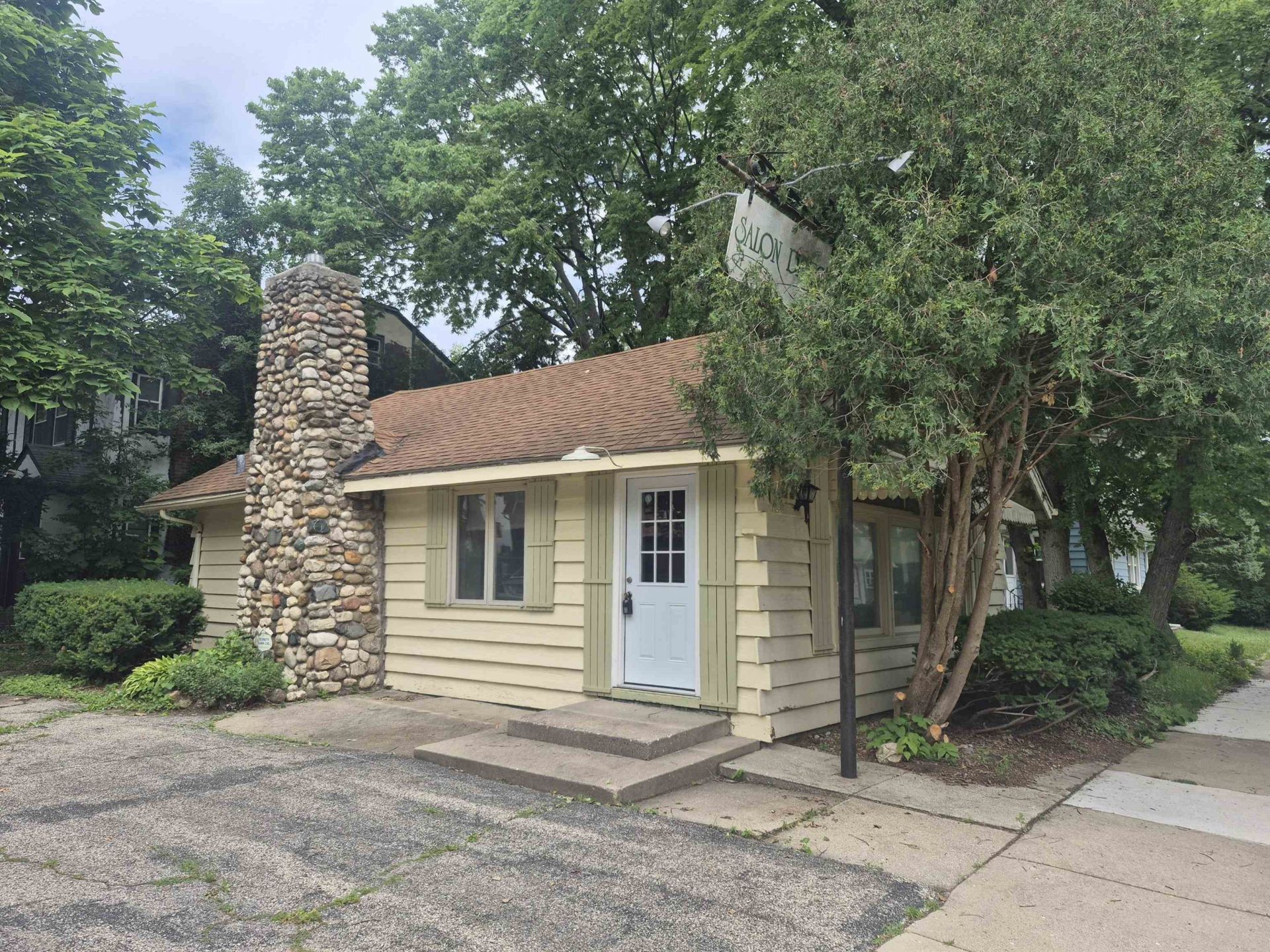 2203 Cumberland Street, Rockford, IL 61103 Main Photo