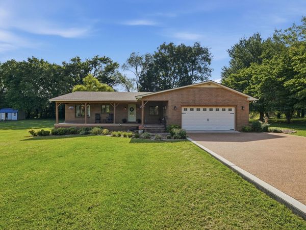 715 Anderson St , Cowan, TN 37318