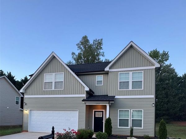 1212 Fall Day Circle SW, Lenoir, NC 28645